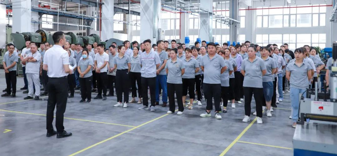 金萊勒電氣生產管理部月度表彰大會